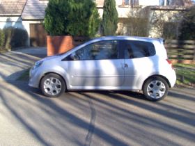 Cars Renault TWINGO 2 GT
